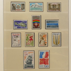 Collection timbres de France 1972-1981 neufs** en album Lindner.