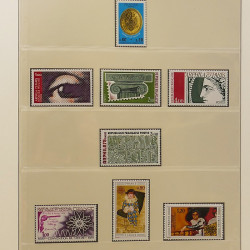 Collection timbres de France 1972-1981 neufs** en album Lindner.