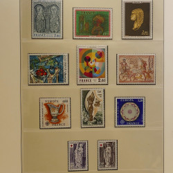 Collection timbres de France 1972-1981 neufs** en album Lindner.