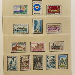 Collection timbres de France 1972-1981 neufs** en album Lindner.