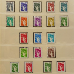 Collection timbres de France 1972-1981 neufs** en album Lindner.