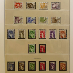 Collection timbres de France 1972-1981 neufs** en album Lindner.