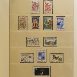Collection timbres de France 1972-1981 neufs** en album Lindner.