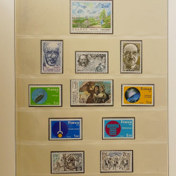 Collection timbres de France 1972-1981 neufs** en album Lindner.
