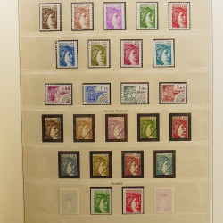 Collection timbres de France 1972-1981 neufs** en album Lindner.