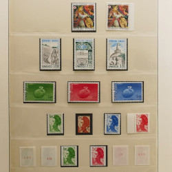 Collection timbres de France 1983-1991 neufs** en album Lindner.