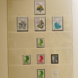 Collection timbres de France 1983-1991 neufs** en album Lindner.