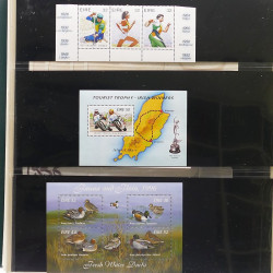 Collection timbres d'Irlande 1989-1997 neufs en album Lindner.