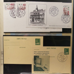 Lot d'entiers postaux de France 1960-1991 en album Lindner.