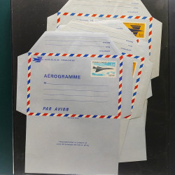 Lot d'entiers postaux de France 1960-1991 en album Lindner.