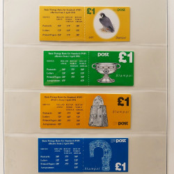 Lot de carnets de timbres modernes d'Ireland neufs** en un album.