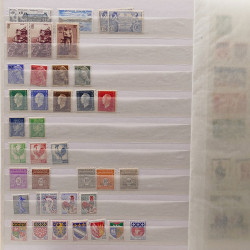 Lot de timbres de France neufs en un album.