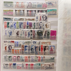 Lot de timbres de France neufs en un album.