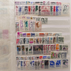 Lot de timbres de France neufs en un album.