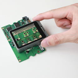 Loupe cube numérique à poser LED-UV.