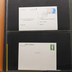 Lot d'entiers postaux et commémoratifs de France en album Lindner.