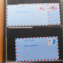 Lot d'entiers postaux et commémoratifs de France en album Lindner.