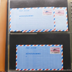Lot d'entiers postaux et commémoratifs de France en album Lindner.