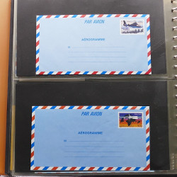 Lot d'entiers postaux et commémoratifs de France en album Lindner.