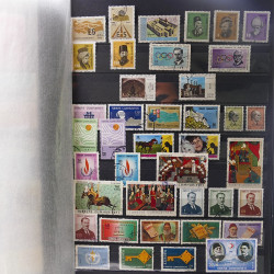 Lot de timbres de Turquie oblitérés en un album.