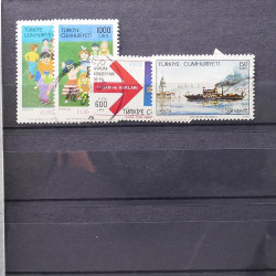 Lot de timbres de Turquie oblitérés en un album.