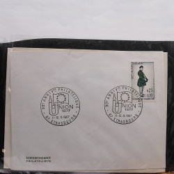 Gigantesque vrac d'histoire postale France et tous pays en un carton.