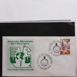 Gigantesque vrac d'histoire postale France et tous pays en un carton.