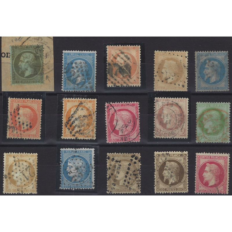 Classiques de France lot de 15 timbres dentelés oblitérés.