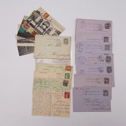 Vrac philatélique de timbres du monde neufs et oblitérés en un carton.