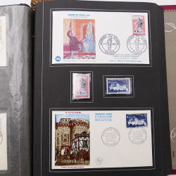 Collection historique de timbres de France 1961-1963 complet en un album.