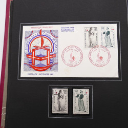 Collection historique de timbres de France 1961-1963 complet en un album.
