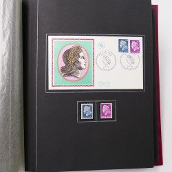 Collection historique de timbres de France 1967-1969 en un album.
