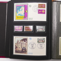 Collection historique de timbres de France 1967-1969 en un album.