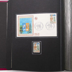 Collection historique de timbres de France 1967-1969 en un album.