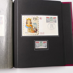 Collection historique de timbres de France 1967-1969 en un album.