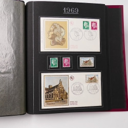 Collection historique de timbres de France 1967-1969 en un album.