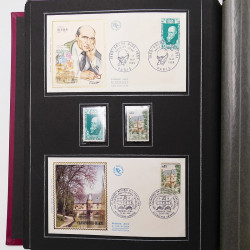 Collection historique de timbres de France 1967-1969 en un album.