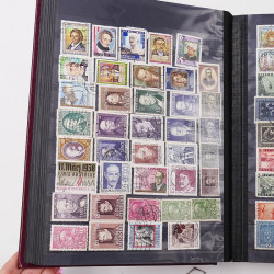 Lot de timbres d'Europe neufs et oblitérés en un album cuir.