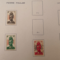 Lot de timbres de Cameroun Français neufs et oblitérés en deux albums.