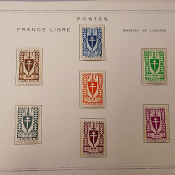 Lot de timbres de Cameroun Français neufs et oblitérés en deux albums.