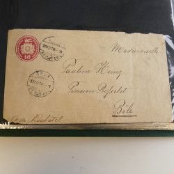 Lot de lettres, entiers postaux de colonies françaises et monde en un album.