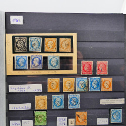 Collection de timbres de France 1849-1943 neufs et oblitérés en un album.