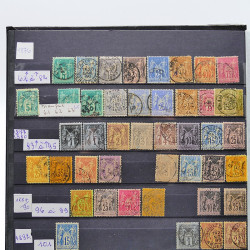 Collection de timbres de France 1849-1943 neufs et oblitérés en un album.