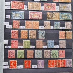 Collection de timbres de France 1849-1943 neufs et oblitérés en un album.