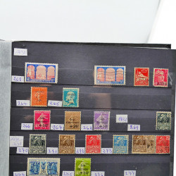 Collection de timbres de France 1849-1943 neufs et oblitérés en un album.