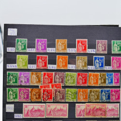 Collection de timbres de France 1849-1943 neufs et oblitérés en un album.
