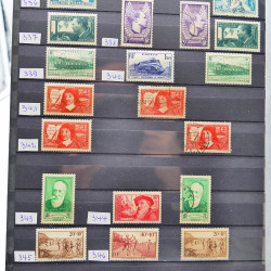 Collection de timbres de France 1849-1943 neufs et oblitérés en un album.