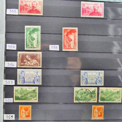 Collection de timbres de France 1849-1943 neufs et oblitérés en un album.