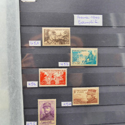 Collection de timbres de France 1849-1943 neufs et oblitérés en un album.