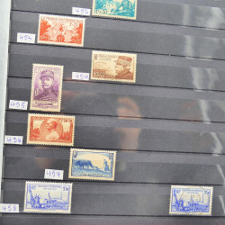 Collection de timbres de France 1849-1943 neufs et oblitérés en un album.
